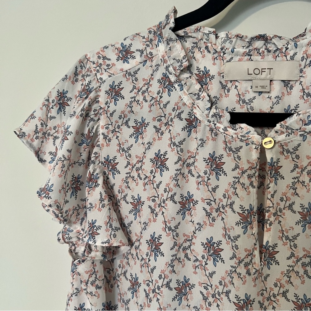 LOFT Blouse - Like New - Picture 2 of 7
